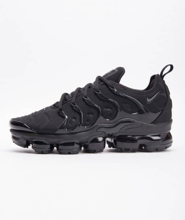 NIKE VAPORMAX PLUS