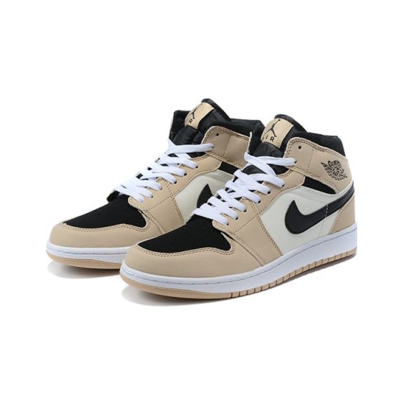 Alternative view of AIR JORDAN 1 BEIGE Y NEGRO