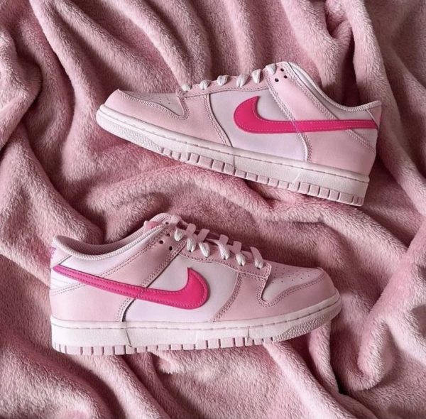 Alternative view of Nike Sb Dunk Triple Pink