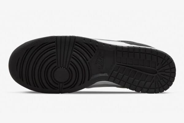 Alternative view of Dunk Low SE ‘World Champ’