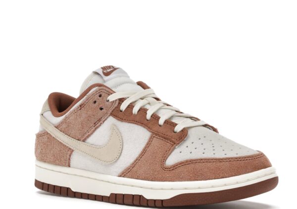 Alternative view of Dunk Low “Medium Curry”