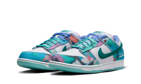 Alternative view of SB Dunk Low “Futura Laboratories Bleached Aqua”